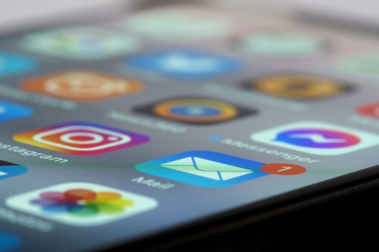 Why does UX/UI determine the success of a business app? Why does UX/UI determine the success of a business app?