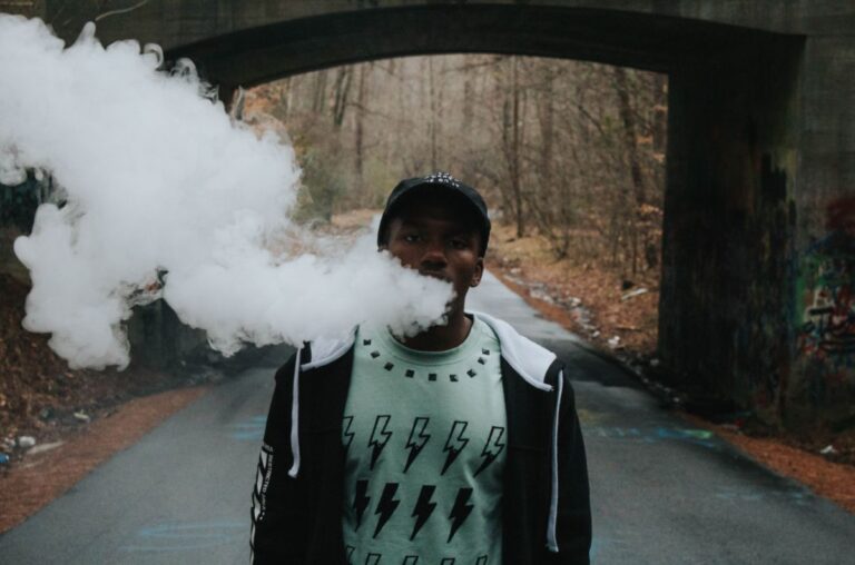 Why More Irish Shoppers Are Switching to an Online Vape Shop Instead of the High Street